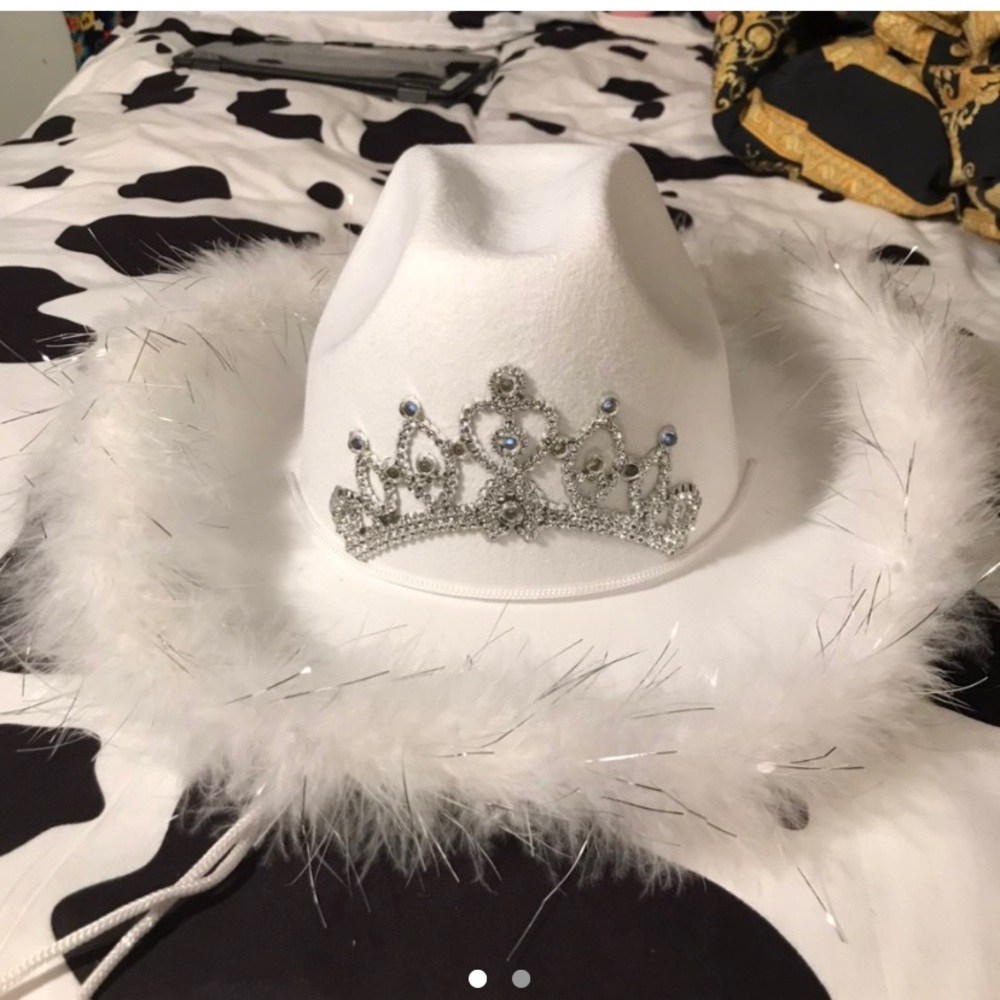 White fur tiara cowgirl hat